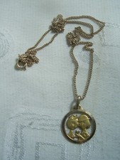 CHAINE ET PENDENTIF "LES AMOUREUX DE PEYNET"