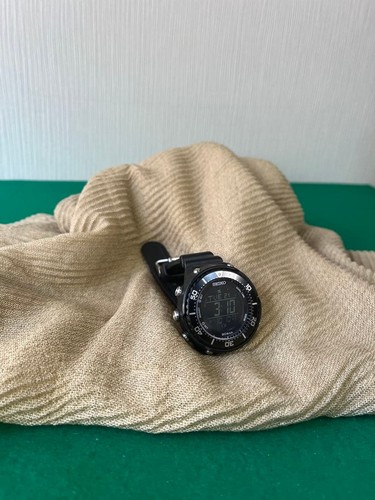 Montre solaire numérique