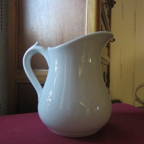 Broc eau en porcelaine - broc,