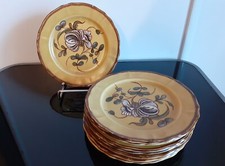 Ensemble de 8 assiettes à