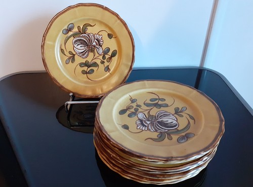 Ensemble assiettes à - 8,