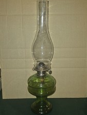 lampe à pétrole en verre vert