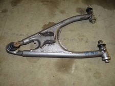 triangle inférieur droit quad barossa 250 skywalker ou quas smc 300 captain