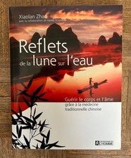 Reflets De La Lune Sur L'eau