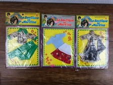 3x Habits de Poupée BOUTIQUE DE MARTINE  sous blister circa. 1980 / Doll Clothes