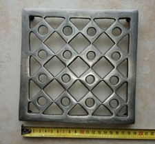 O4-  Dessous repose plat