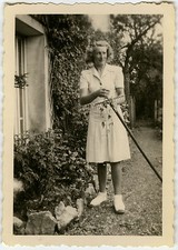 PHOTO ANCIENNE - FEMME OUTIL