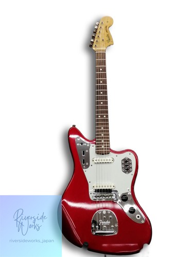 Guitare électrique maintenue
