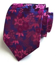 Cravate en soie magenta avec motif floral
