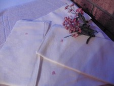 4 ANCIENNES SERVIETTES DE TABLE DAMASSE A DAMIERS LIN BLANC "M" 58X66 CM