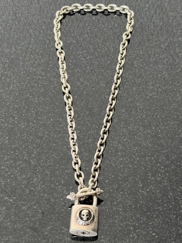 Collier cadenas crâne design