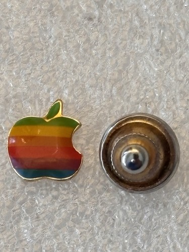 Pin apple logo macintosh - apple,
