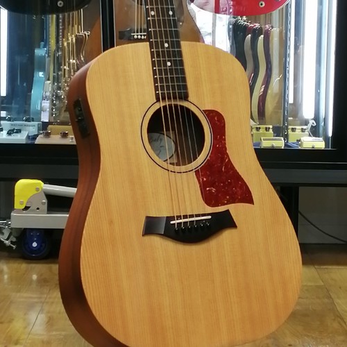 Guitare acoustique électrique