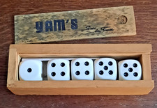 JEU DE 5 DES YAM'S DANS SA BOITE EN BOIS - Dés 22 MM