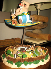 Astérix & Obélix-Grande scène, survol du village sur le tapis (2 colis)-34 cm