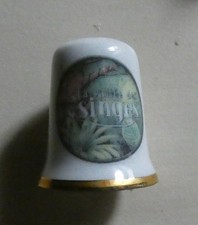 1 de à coudre  porcelaine 