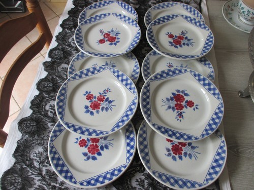 Anciennes assiettes à - anciennes,