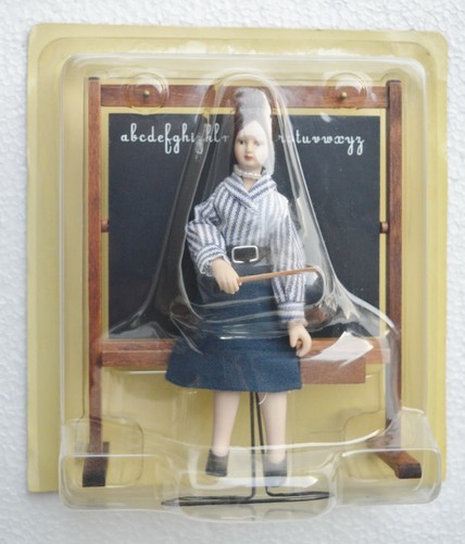 Figurine maitresse et son - maitresse,