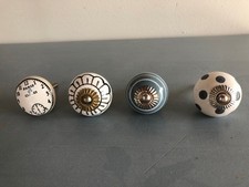 4 Gros boutons porcelaine