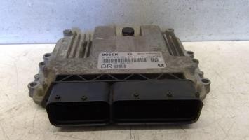 Calculateur moteur opel zafira - calculateur,