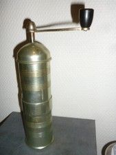 ANCIEN MOULIN A CAFE OU POIVRE ALUMINIUM TEINTE VERT CLAIR 22 CM COFFEE GRINDER