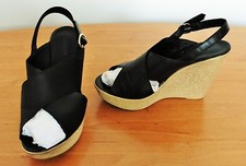 SANDALES. NU PIEDS COMPENSES