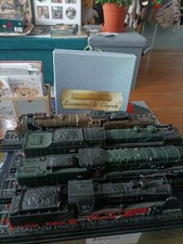 lot de quatre locomotives