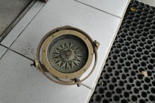 Superbe  boussole  compas de