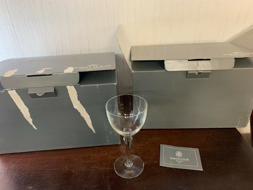 Verres vin rouge - rouge, modèle