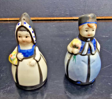 COUPLE HOLLANDAIS PORCELAINE SALIERE POIVRIERE SALTS PORCELAIN