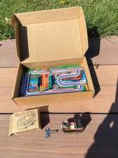 Jouet mécanique train dans la