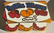Pin's PETITS FILOU AUX FRUITS YOPLAIT signé Arthus Bertrand Paris Vintage#4/14