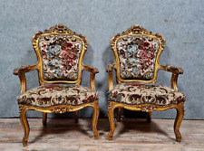 Jolie paire de fauteuils Baroques de style Louis XV en bois doré et sculpté