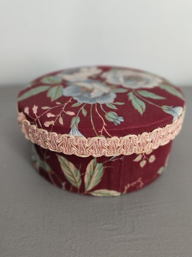 Ancienne boite ronde carton - en,