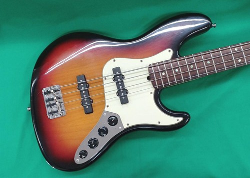 Guitare basse électrique