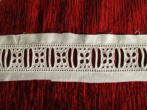 Entre deux broderie - entre-deux, anglaise