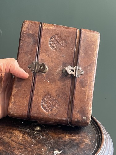 Cartouchière etui de chasse - &,
