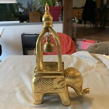 éléphant en bois Doré Et Sa Clochette En Laiton Porteur De Bonnes Nouvelles 