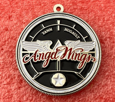 B01 ANGEL WINGS Medaille BD Aviation Guerre Yann Hugault Pin Up Paquet Lapel Pin