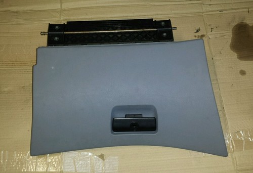 Cassetto cruscotto vano