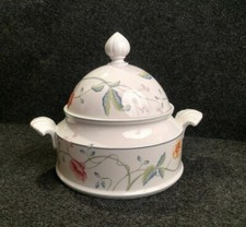 Villeroy et Boch modèle Albertina, belle soupière pot couvert 