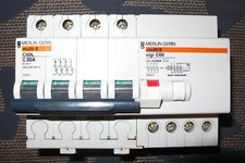 DISJONCTEUR DIFFERENTIEL 4P