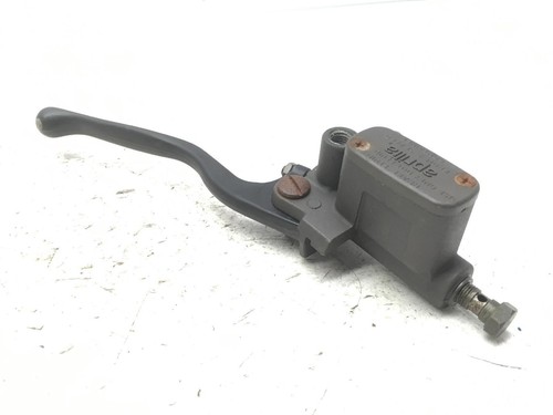 Pompe droite frein avant - droite,
