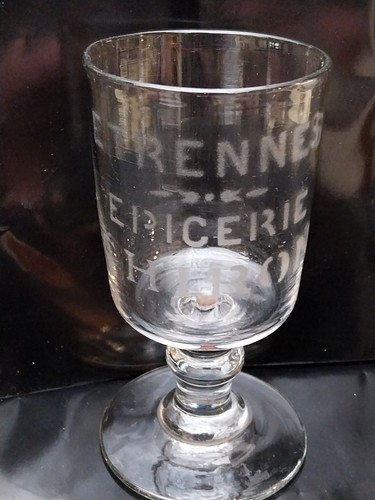 Verre pied ancien soufflé - pied,