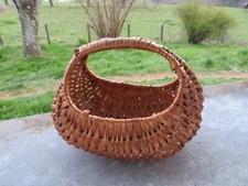 jouet d'enfant ancien petit panier en très bonne état 