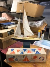 VOILIER DE BASSIN GS   REQUIN F 39   TBE   + BOITE   TBE