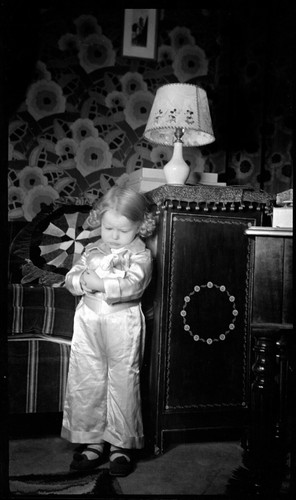 Portrait petite fille peluche