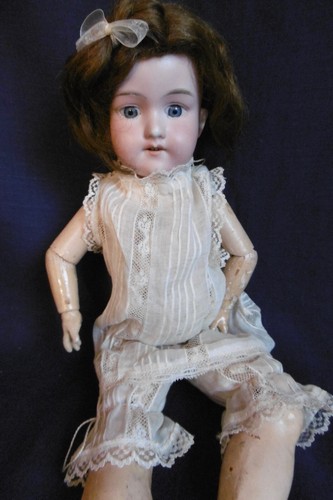 Adorable poupée ancienne - poupÉe,
