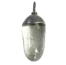 Joli Pendentif En Métal Argenté orné d'un Cristal De Roche