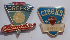 lot 2 pins vetement chaussure sport creeks